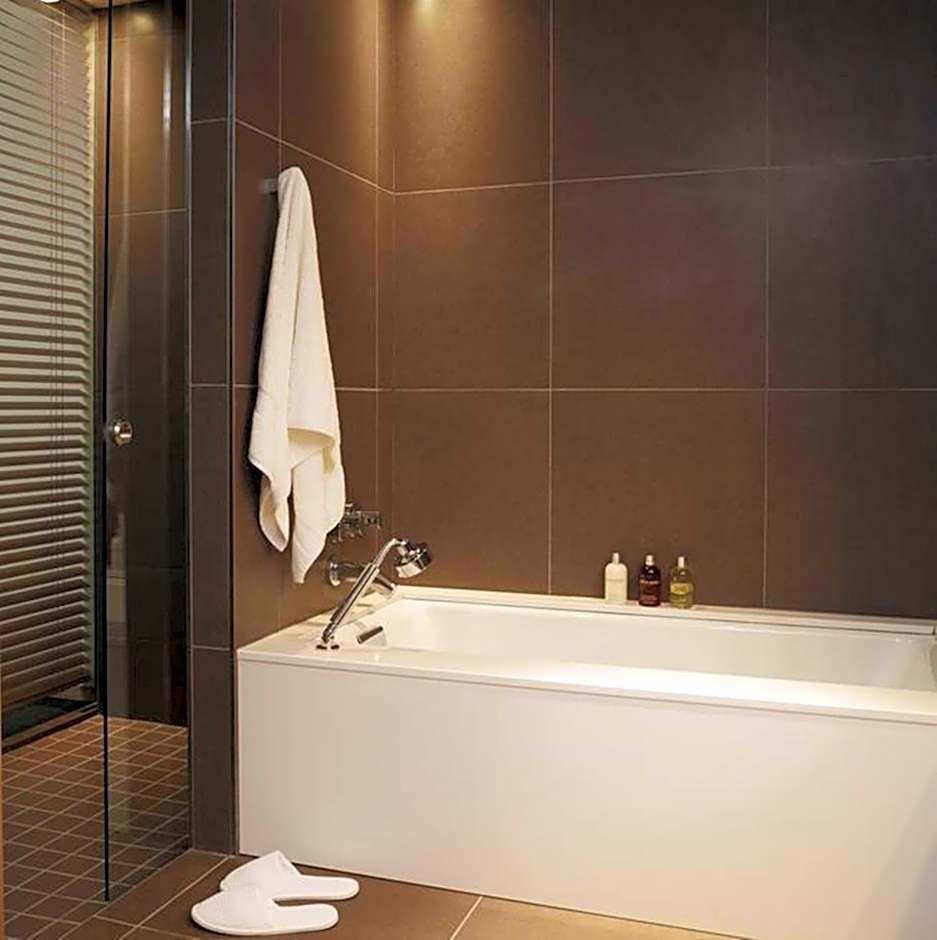 Hotel Le Germain Maple Leaf Square