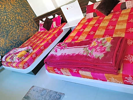 Varsha Room Service-kamal penter