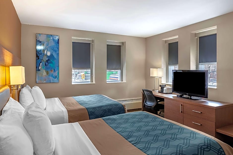 Econo Lodge Inn & Suites Downtown