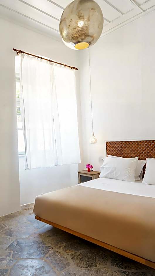 LIVIN Hydra Garden Suite