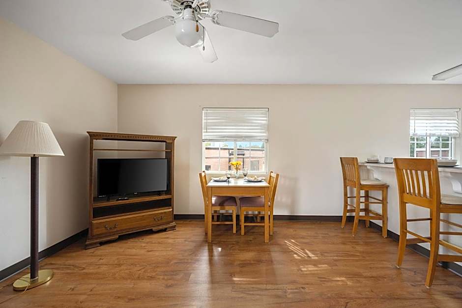 Affordable Suites Conover / Hickory