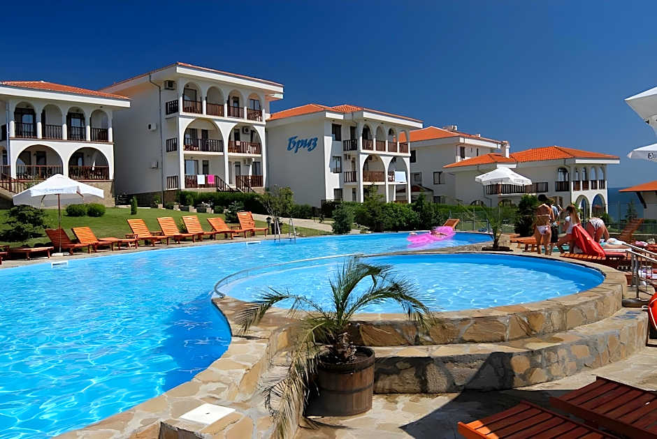 Breeze Apartment Complex