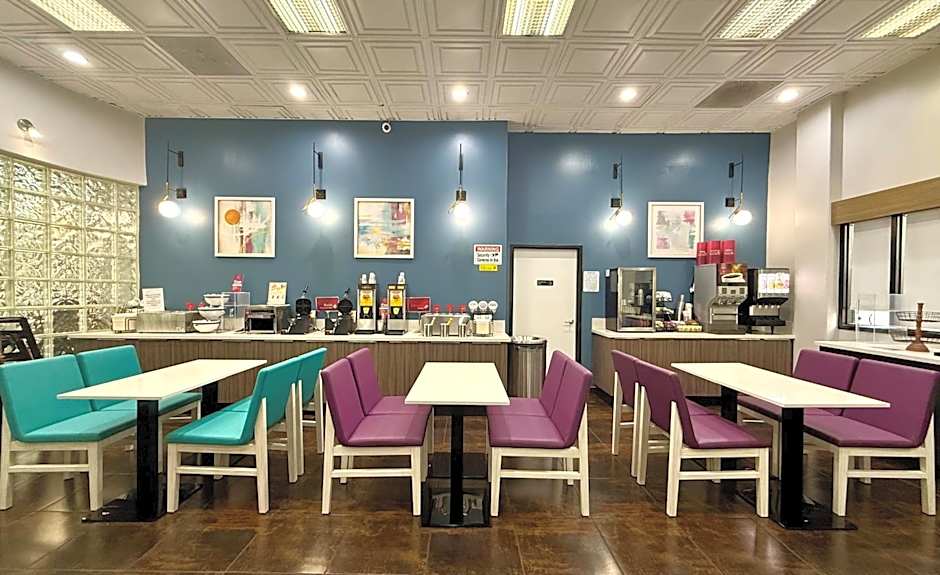 Best Western Plus Suites Hotel - LAX Airport LA Stadium