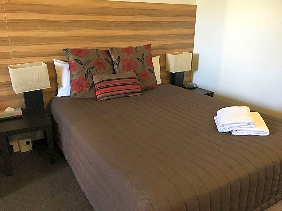Red Cedars Motel