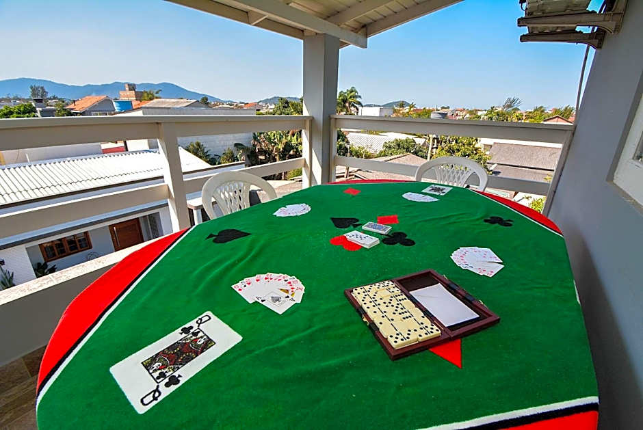 Ampla Casa com Piscina Ponta do Papagaio - PLH005