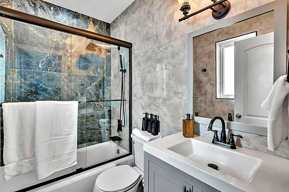 Walkabout 8 Tower Suite with Panoramic Ocean Views