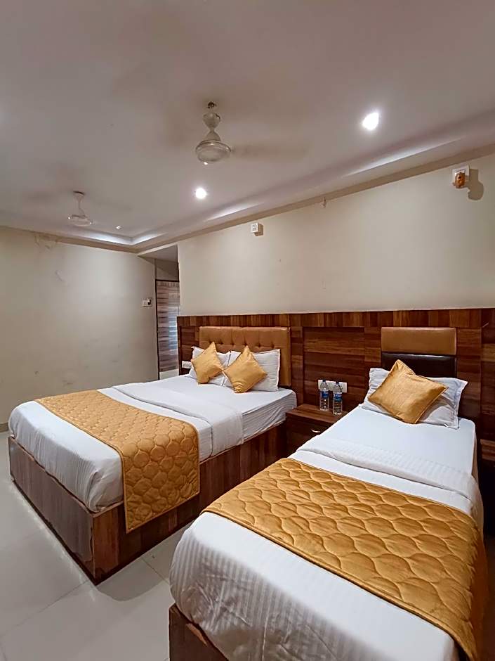 Hotel Rishi International - Grant Road
