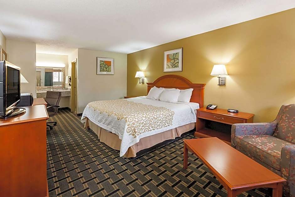 Days Inn by Wyndham Kent - Akron