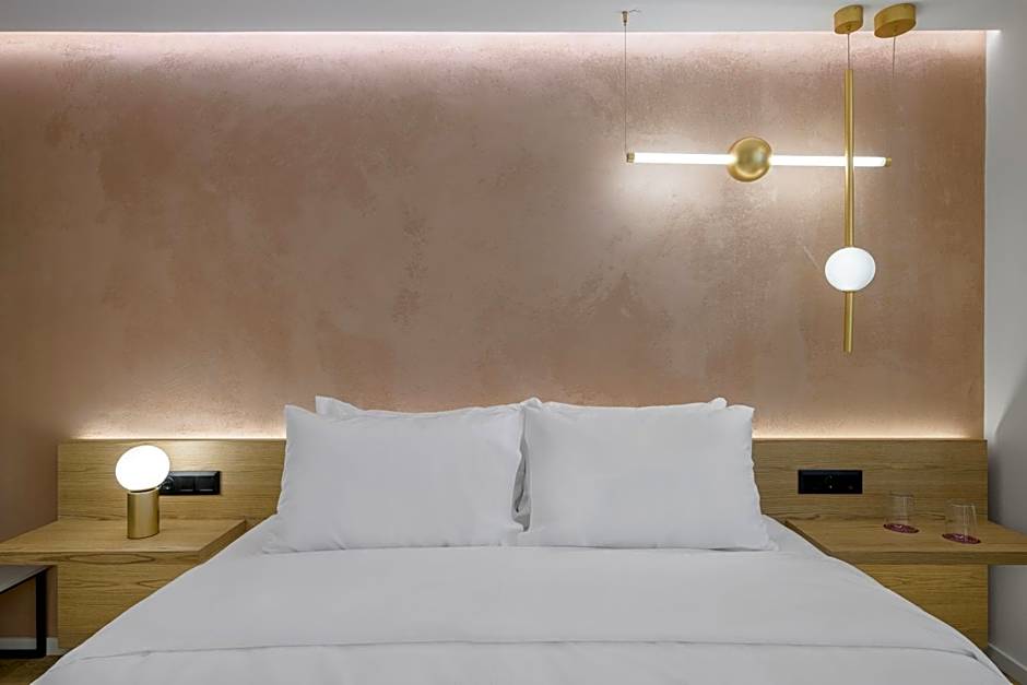 Acropolis Magenta Luxury Suites