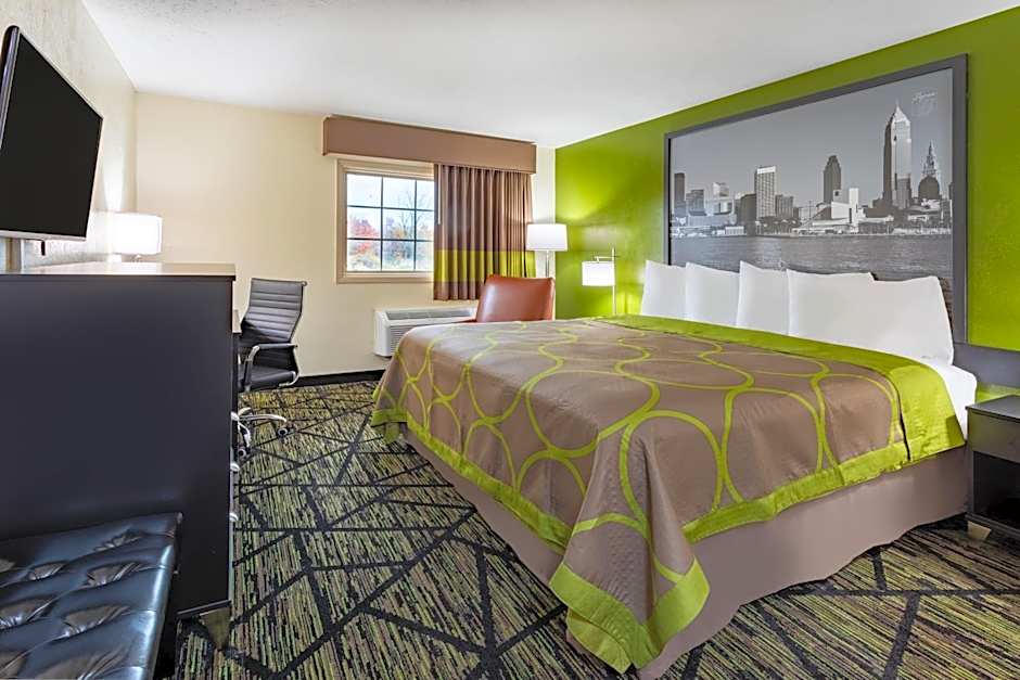 Super 8 by Wyndham Wooster