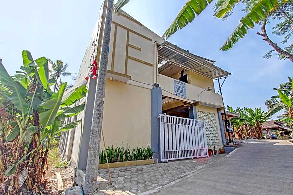 OYO Life 93034 Ayri Home