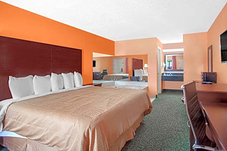 1 King Bed Suite Non-Smoking