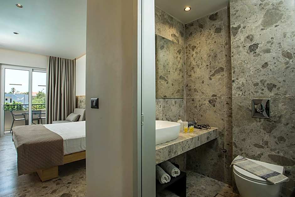 Dias Studios & Suites