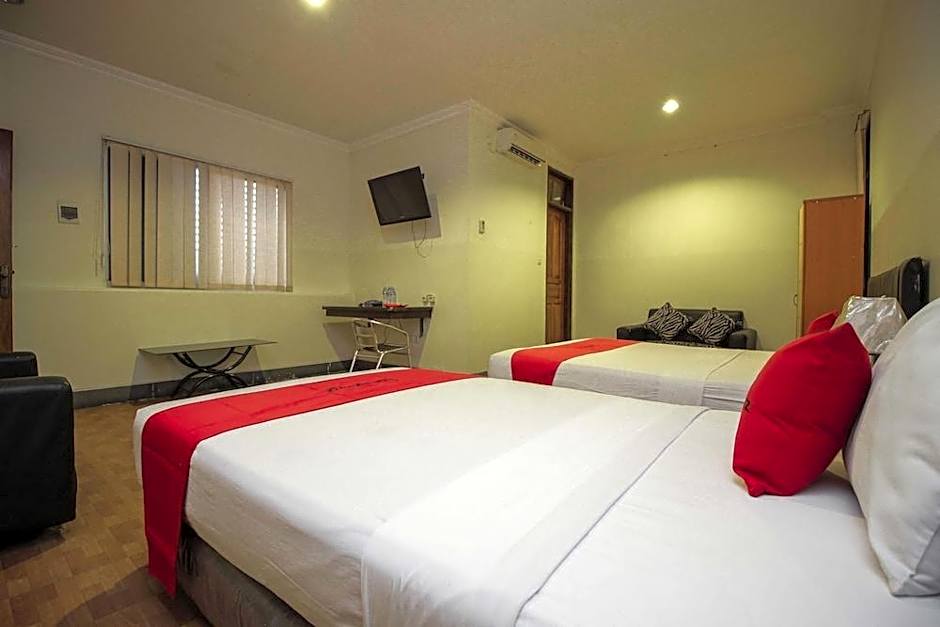 RedDoorz near Bethesda Manado