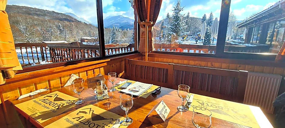 Complex Pastravaria Albota