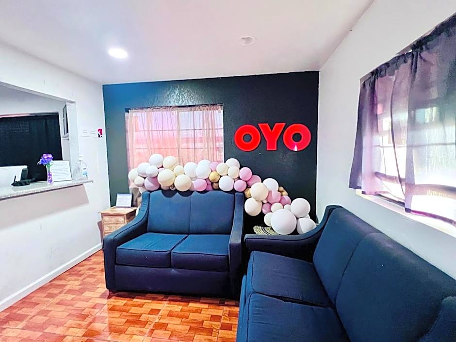 OYO Hotel Pearsall I-35 East
