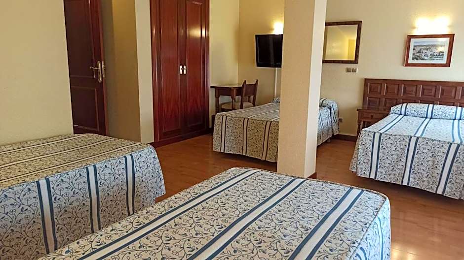 Photo 1 of 3 of Quadruple Room