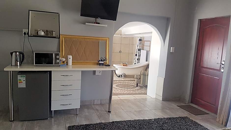 SILKEN TRAP GUEST HOUSE