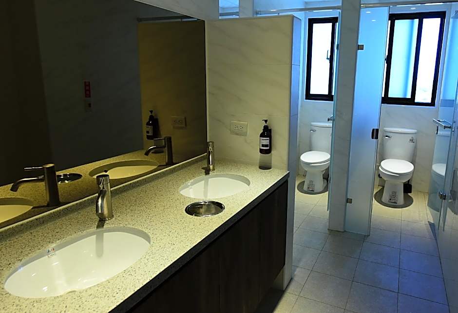 Lutel Hotel Xpark Gloria Outlets Shin Kong Cinemas