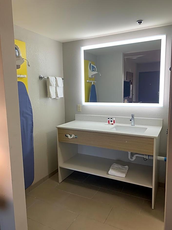 Days Inn by Wyndham Atlanta Stone Mountain