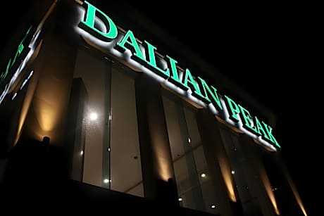 Dalian Peak Hotel