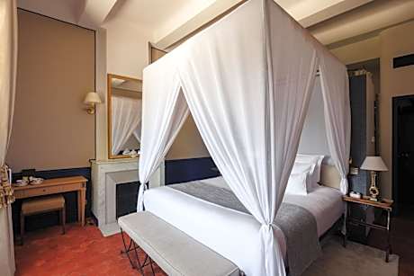 Deluxe Château Room