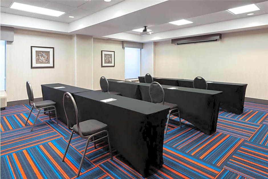 Hampton Inn Denver-International Airport