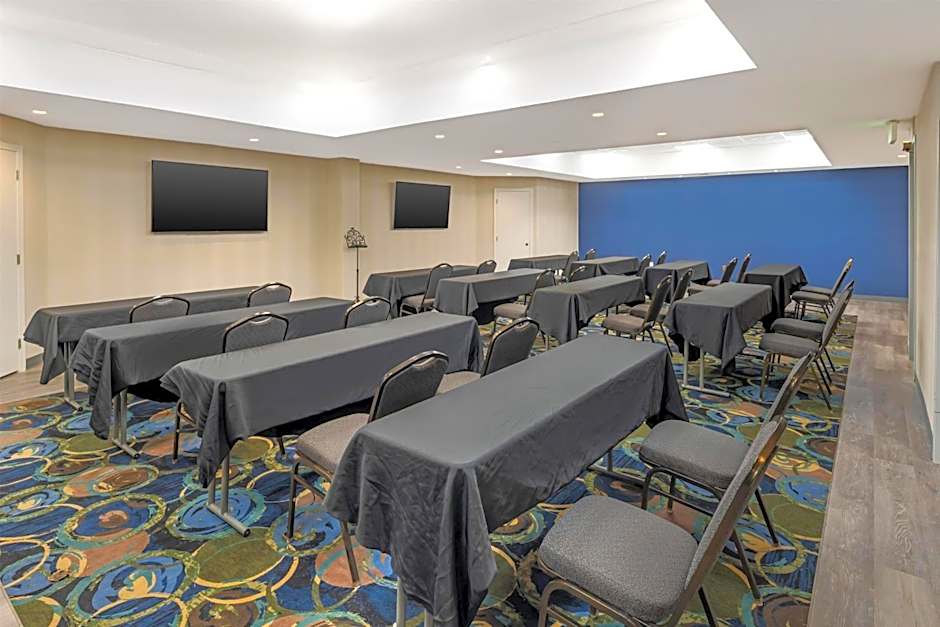 Best Western Plus Miamisburg-Dayton Suites, Banquets & Hotel