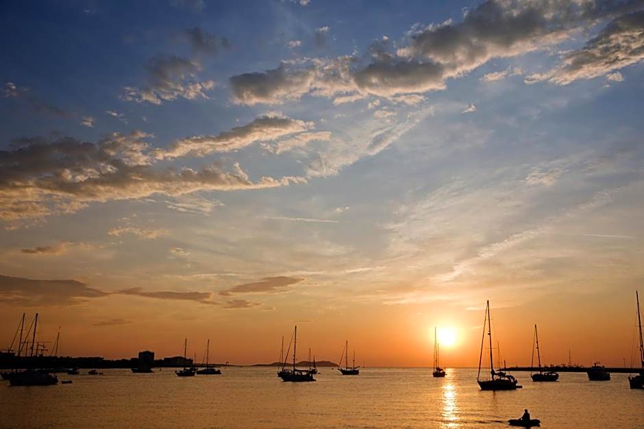 Sol Bahía Ibiza Suites