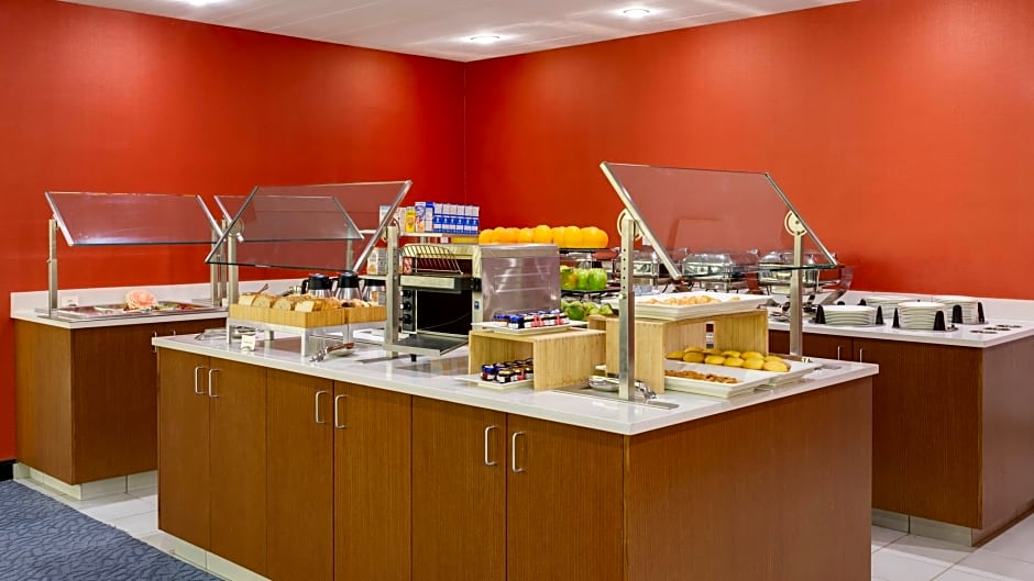 Crowne Plaza JFK Airport New York City, an IHG Hotel
