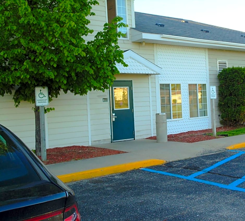 American Inn And Suites Houghton Lake