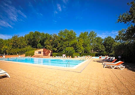 Marina Hotel Club