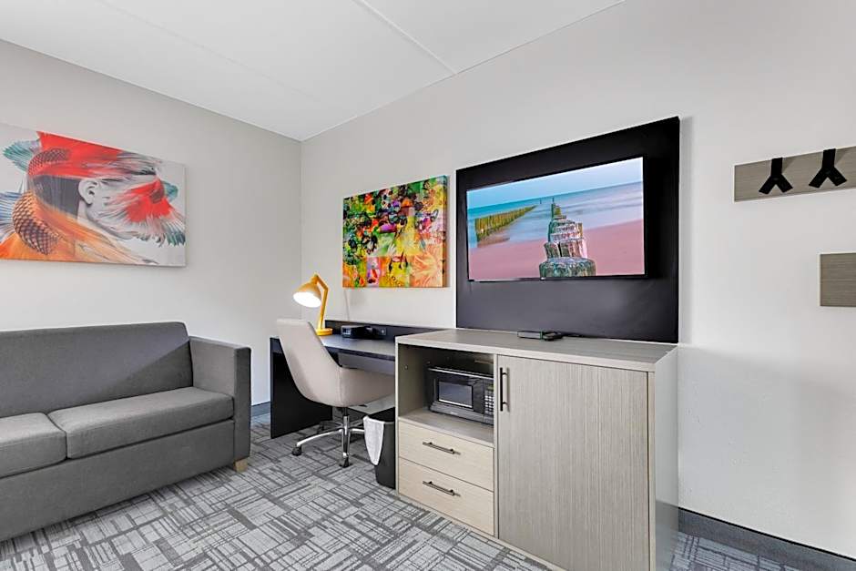 La Quinta Inn & Suites by Wyndham Jacksonville Mandarin