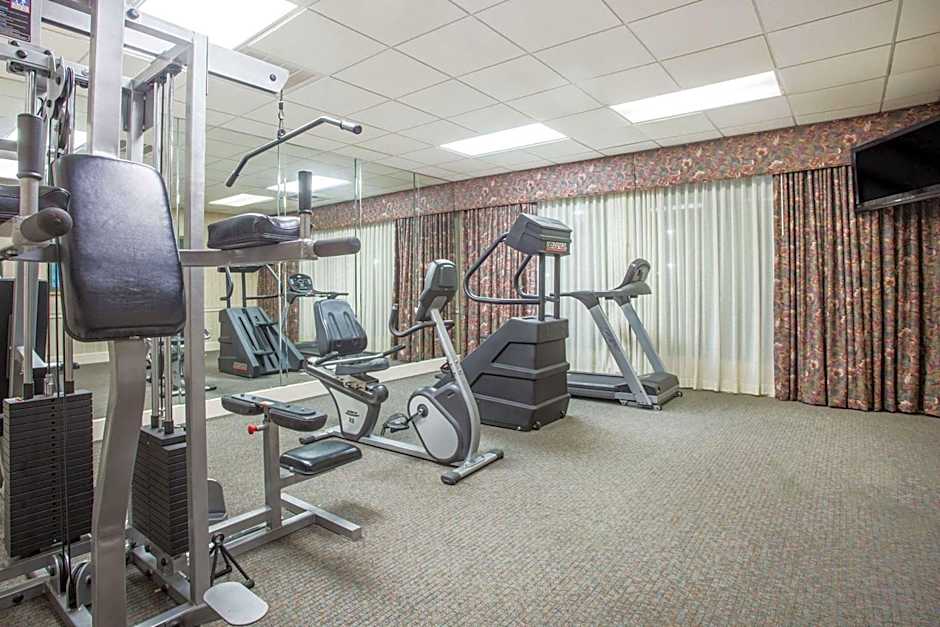 Ramada by Wyndham & Suites Warner Robins