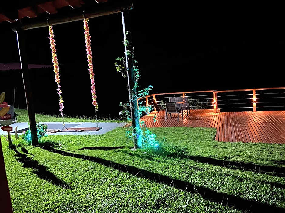 Recanto da Alegria - Casa em Cunha com Jacuzzi,Piscina,Rede,Churrasqueira,Lareira,Deck, Banco de coração