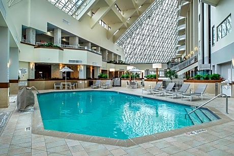 Crowne Plaza Hotel St. Louis Airport, an IHG Hotel