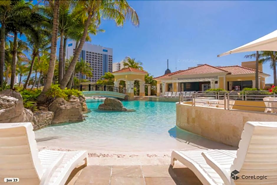 Private Apartments Chevron Renaissance