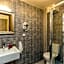 Polyxenia Suites