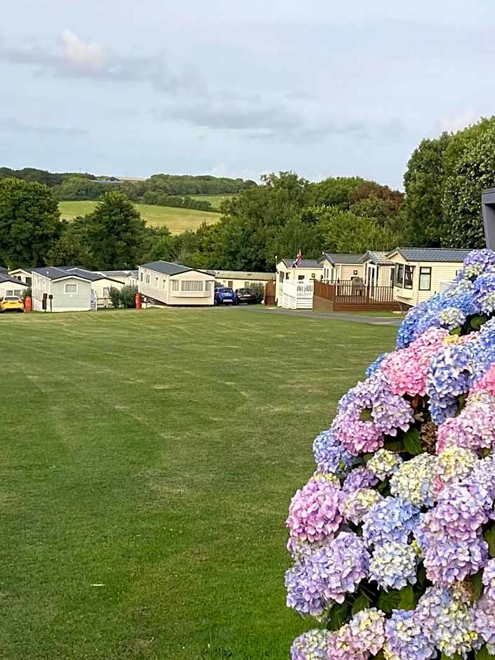 Cosy 2 bed pet friendly holiday home Crantock Nr Newquay