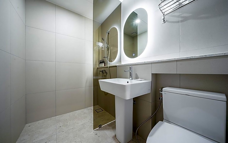 Brown Dot Gangneung Gyeongpo