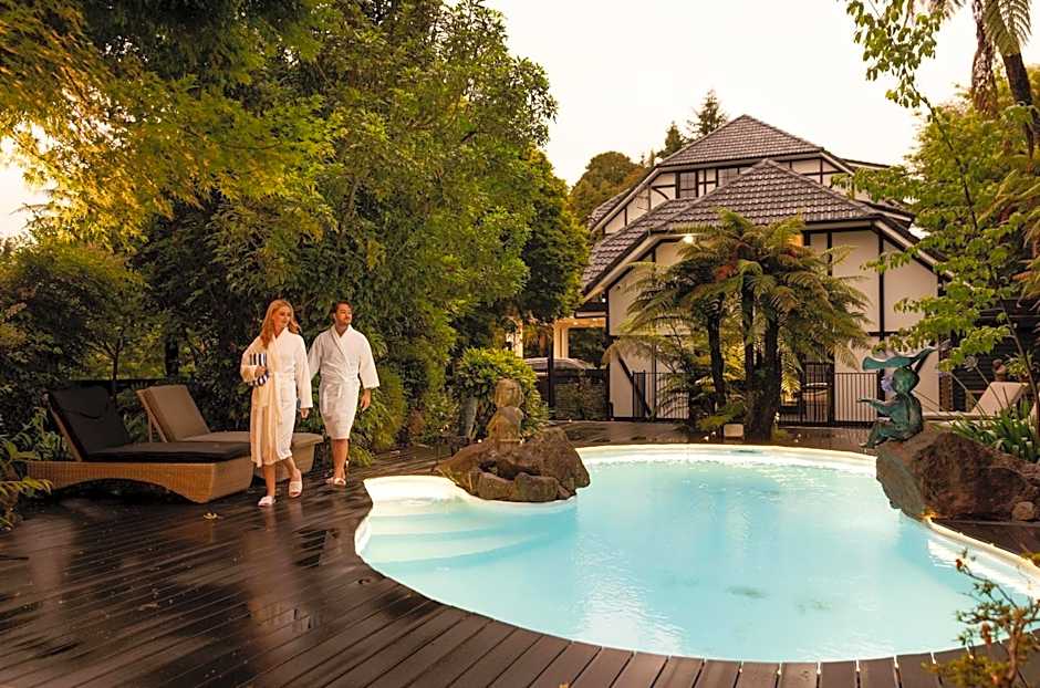Hana Lodge
