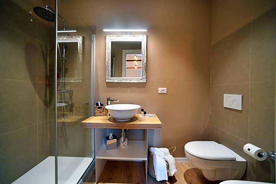 Lainez Rooms & Suites