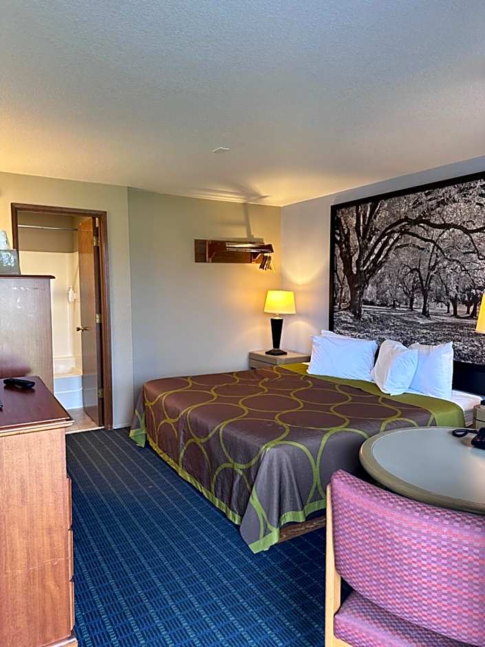 Super 8 by Wyndham Vancouver East