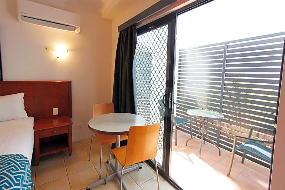 Coffee House Apartment Motel