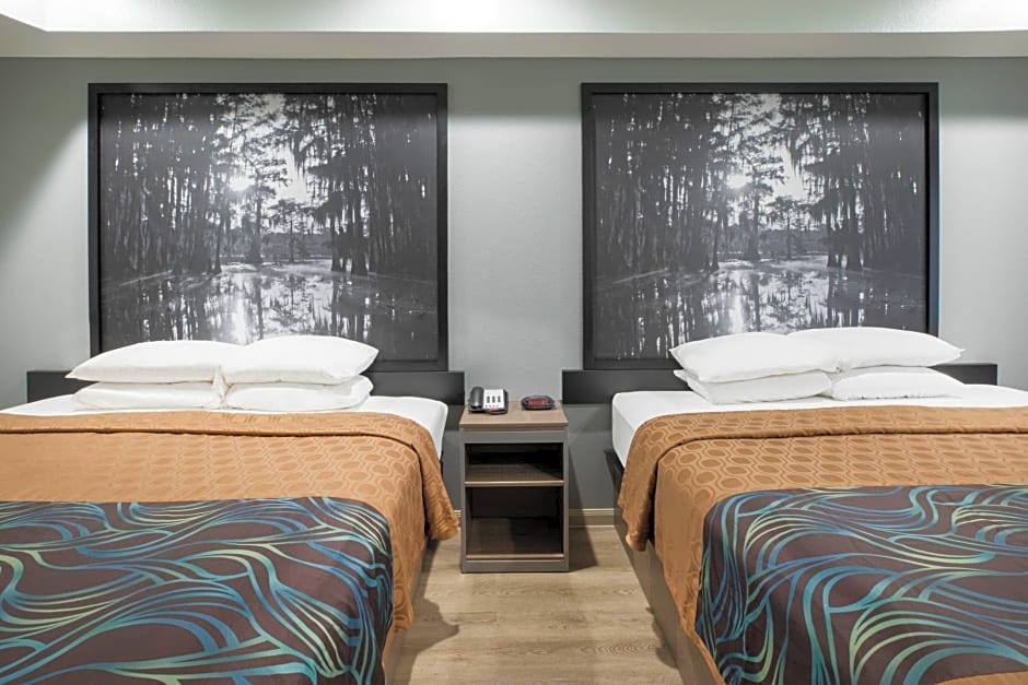 Super 8 by Wyndham Humble/Houston
