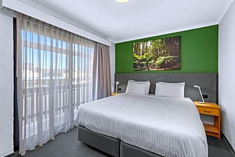 Apollo Bay Motel & Apartments