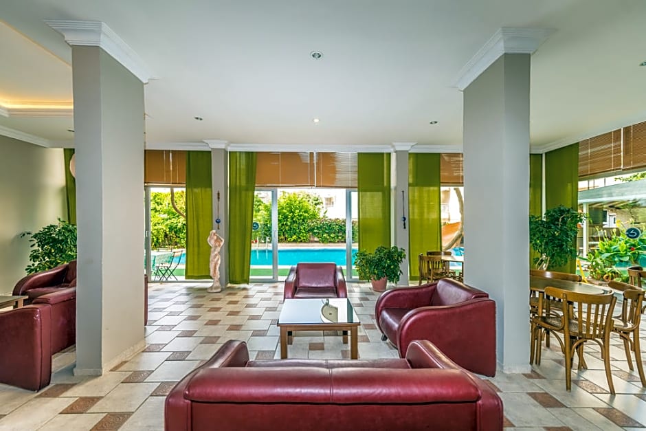 The S Aparts & Suites Hotel