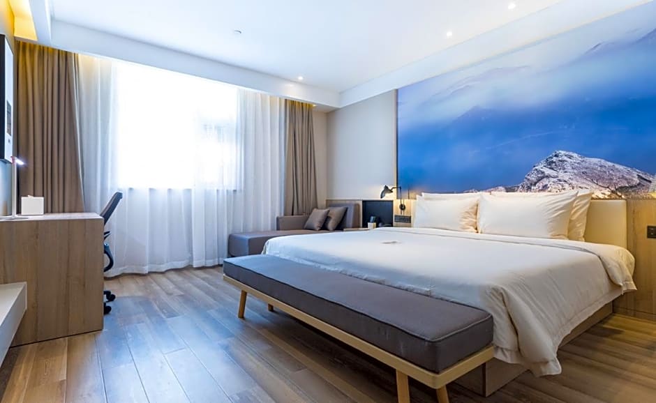 Atour Hotel (Jining Taibai Road Canal City)