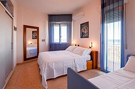 Triple Room with Sea View