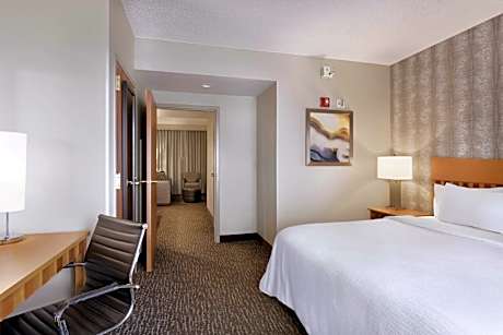 King Corner Suite with City View - Non-Smoking
